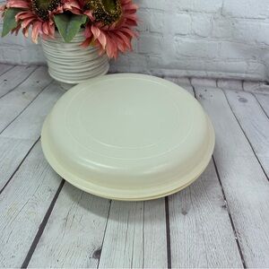 vintage tupperware serving center tray quiche pie pan seal